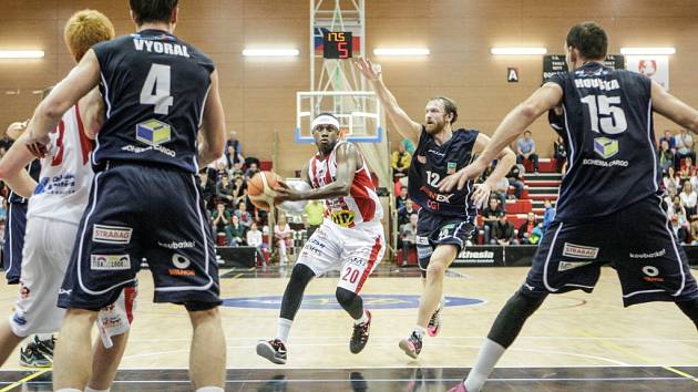 BK JIP Pardubice - BK Armex Děčín 65:67