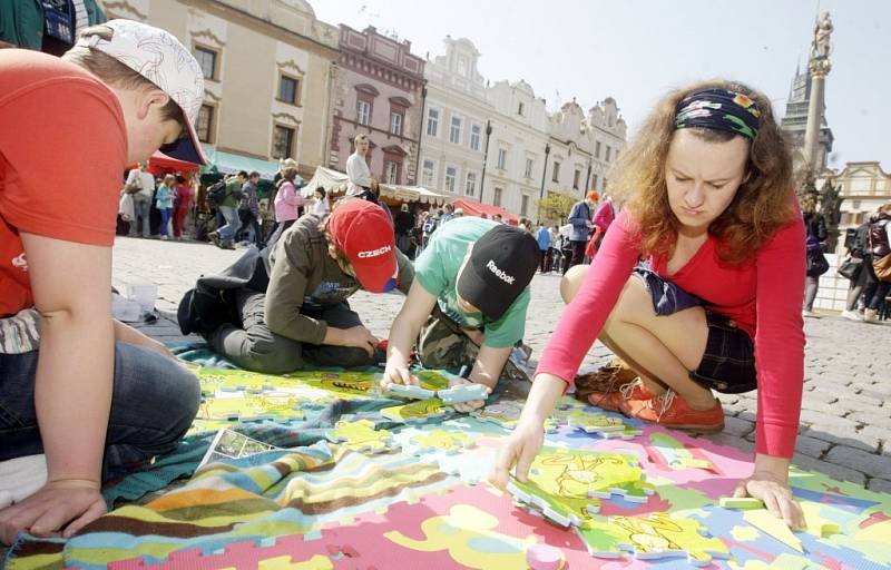 Den Země 2013 na Pernštýnském náměstí v Pardubicích