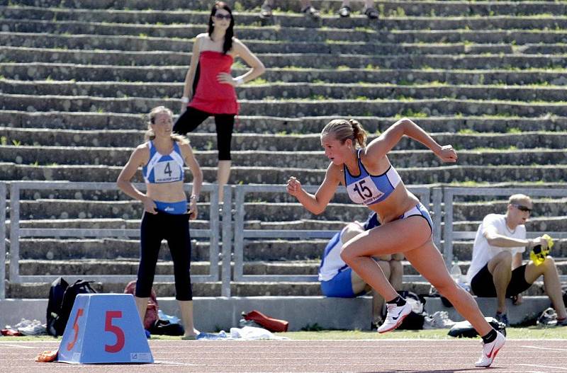 MČR atletiky družstev na pardubickém letním stadionu