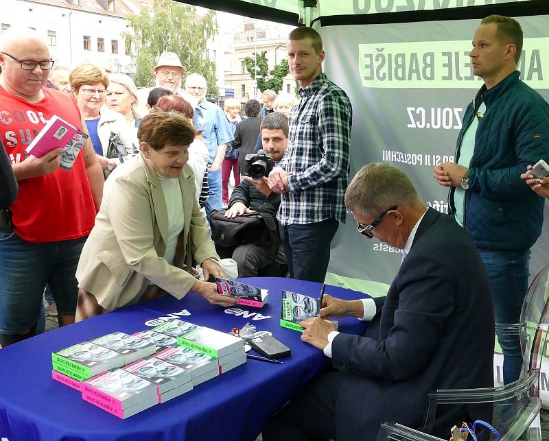 Z návštěvy premiéra Andreje Babiše v Pardubickém kraji. Snímky jsou z Hlinska, Chrudimi i Pardubic