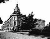 LABORATOŘE v budově na Leninově náměstí (dnes Československých legií), snímek z 50. let.