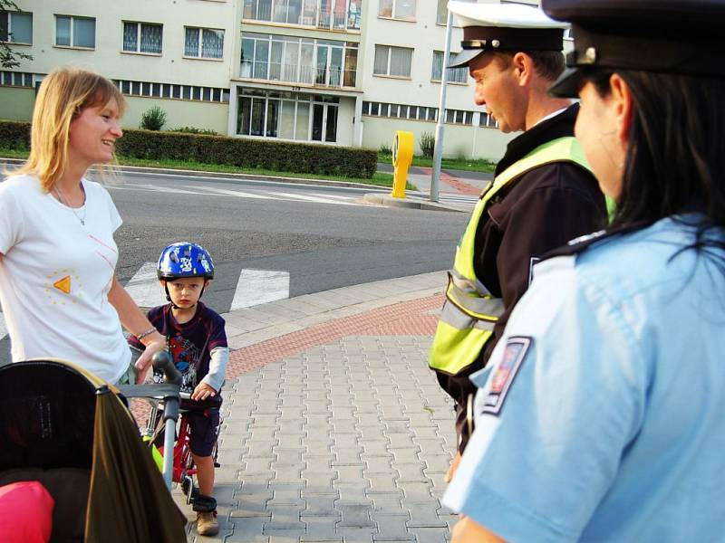 Jak přecházet? I ti nejmenší většinou odpověděli policistům správně