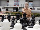 KRÁLOVSKÁ HRA. Základ ke vzniku Czech Open daly šachy. Jeho ředitel Jan Mazuch se může potutelně usmívat. 