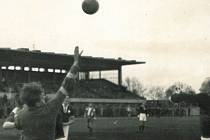 V srpnu 1937 se na místě současného letního stadionu uskutečnilo utkání domácího týmu proti Náchodu. Pro pardubický fotbal se jednalo o premiérový zápas v první lize.
