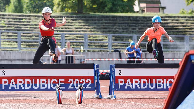 Mistrovství ČR v požárním sportu profesionálních a dobrovolných hasičů ČR na na městském stadionu Hvězda v Pardubicích.