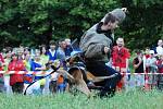 Na Dni s Deníkem v Lázních Bohdanči předvedli městští policisté simulovaný zásah.