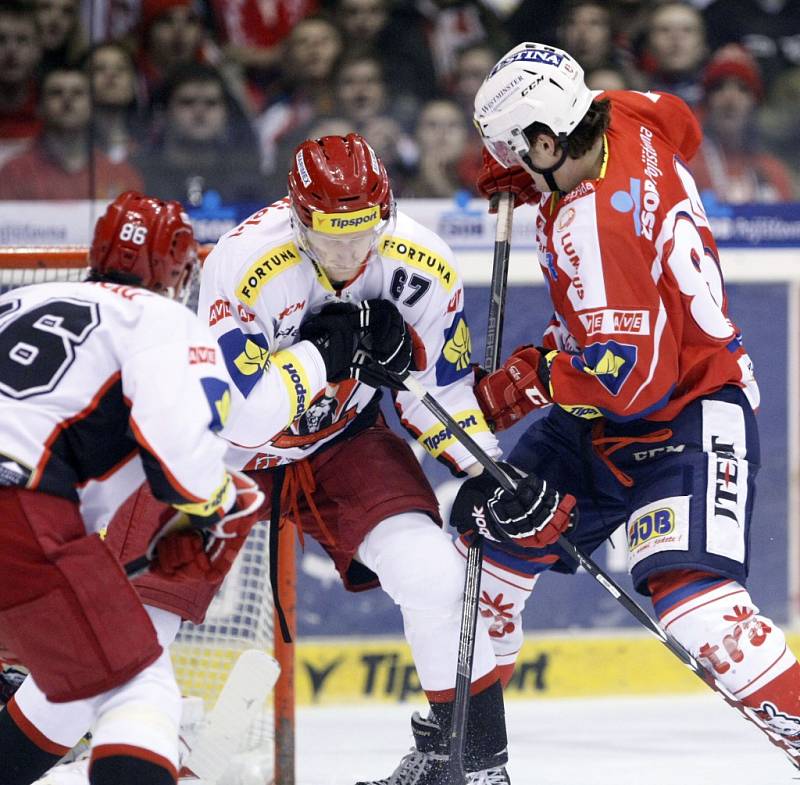 HC ČSOB Pojišťovna Pardubice - HC Mountfield Hradec Králové 1:2 pp