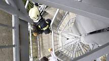 TFA 2013 na Andrlově chlumu. Na sedmdesát nejtvrdších hasičů tady bojovalo o nejlepší výkony v extrémním hasičském sportu.