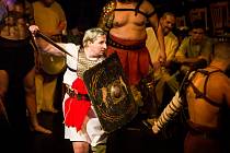 Škola Svítání při Noci grácií bojovala se vzbouřenými gladiátory.