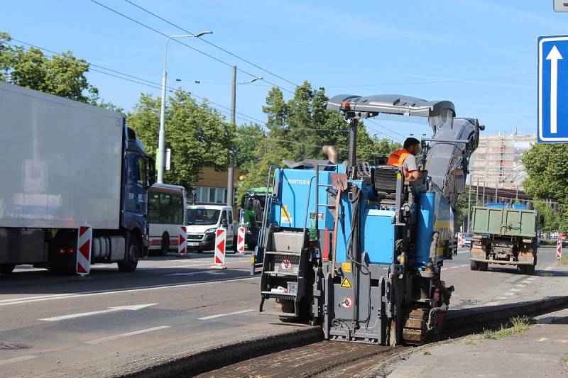 Začala oprava frekventované křižovatky U Marka v Pardubicích