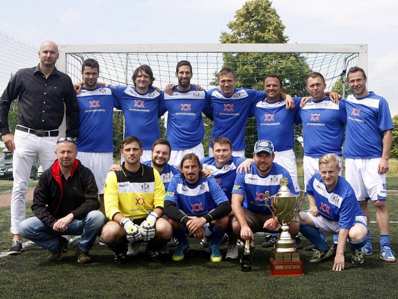 MISTŘI... FC Laguna se letos po zásluze stala vítězem první ligy Pamako.  Z vladařského stolce tak sesadila TFT Pardubice. 