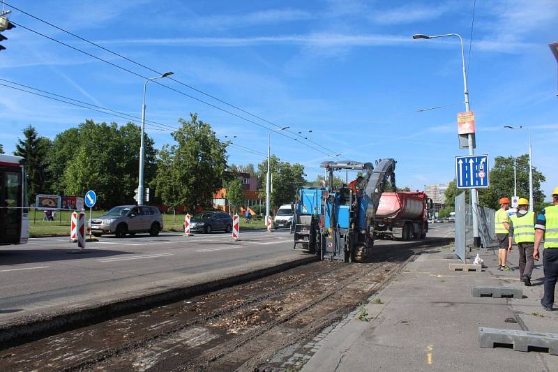 Začala oprava frekventované křižovatky U Marka v Pardubicích