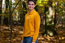 Michal Branda z Pardubic,18letý student Gymnázia Dašická, se rozhodl, že bude pomáhat ostatním studentům a začne je ve volném čase doučovat. Ve škole má výborných prospěch, a tak své znalosti předává dál.