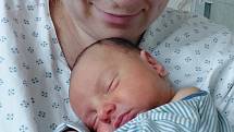 Erik Tydrich se narodil 31. 5. 2022 v 19.26 hodin v pardubické porodnici. Měřil 51 cm a vážil 3175 g. Šťastní rodiče Petra a Jakub Tydrichovi jsou z Pardubic. Foto: rodina