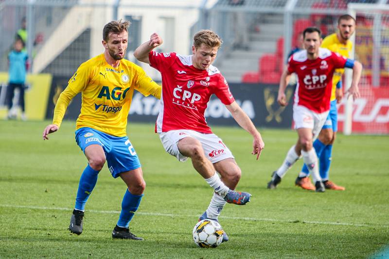 Lví podíl na výhře 3:1 nad Teplicemi měl chycenou penaltou jubilant Florin Nita.