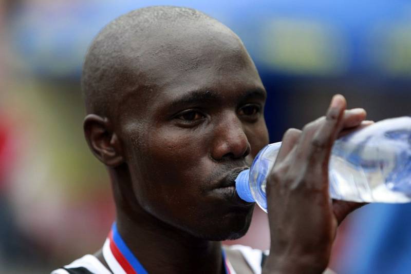 Wilson Kwambai Chebet. Centrum města v sobotu nebývale ožilo. Běžel se zde Pardubický vinařský půlmaraton, který byl podruhé povýšen i na Mistrovství České republiky.