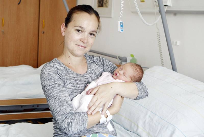 KATEŘINA MIKYNOVÁ se narodila 22. srpna ve 22 hodin a 27 minut. Měřila 51 centimetrů a vážila 3530 gramů. Maminku Nelu podpořil u porodu tatínek Václav. Bydlí v Pardubicích.