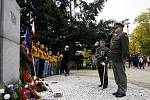 Vznik samostatné Československé republiky, která by letos oslavila 91 let, si včera připomněli i v Pardubicích u sochy TGM a v Holicích u pamětní desky padlých v 1. světové válce.