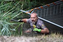 Voda, bláto, překážky. To vše museli zvládnout gladiátoři v Pardubicích. V parku Na Špici se běžel závod Gladiator Race.