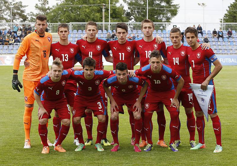 Horní řada: Lukáš Zíma, Lukáš Vraštil, Filip Kaša, Robert Hrubý, Jan Shejbal, Tomáš Holeš, Aleš Čermák. Spodní řada: Petr Nerad, Michal Trávník, Matěj Končal, Lukáš Stratil. Slovenskok-ČR.