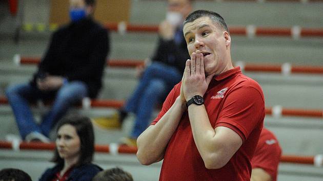 Trenér pardubických basketbalistů ADAM KONVALINKA