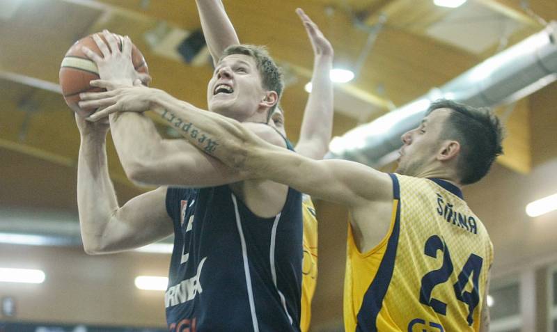 Final four Českého poháru. Děčín - Opava 76:66