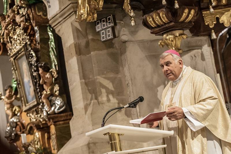 Štědrý den v Pardubicích. Kostel svatého Bartoloměje a Půlnoční mše. 