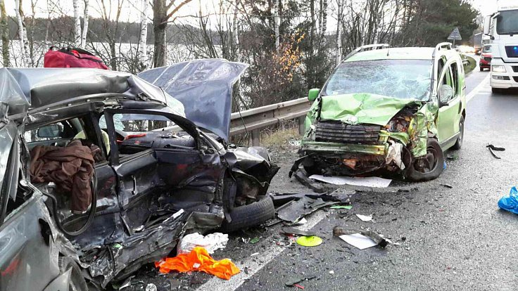 Tragicky bohužel skončil střet dvou vozidel na silnici I/35 u Mikulče.  