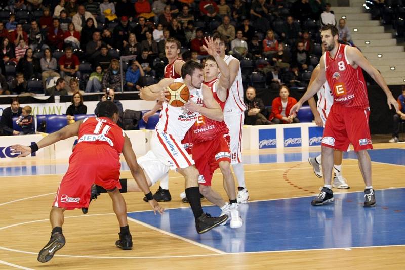 BK Synthesia Pardubice – ČEZ Basketball Nymburk 49:71