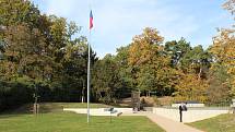 V pondělí 25. října se konalo slavnostní otevření pardubického Památníku Zámeček. Místo nacistického popraviště se proměnilo v pietní památník. Nový objekt má za cíl vyprávět příběhy hrdinů z Pardubic.