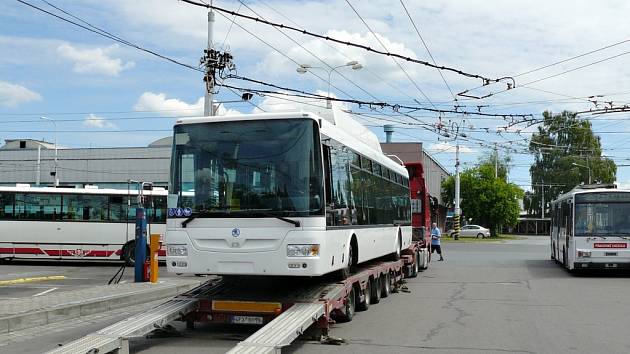 Tři nové trolejbusy Škoda 30 Tr budou plně bezbariérové, vybaveny klimatizací interiéru a systémem rekuperačního brzdění umožňujícím přeměňovat  pohybovou energii trolejbusu zpět na elektřinu.