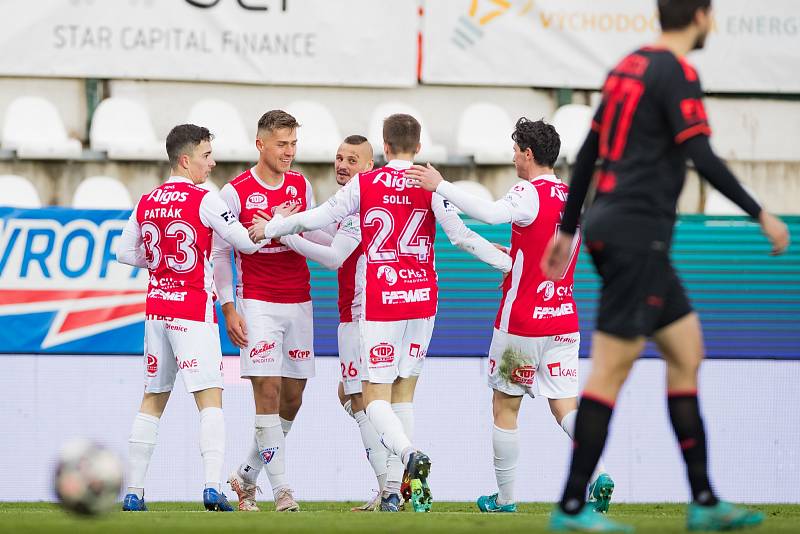 Pardubičtí fotbalisté sahali proti Jablonci po třech bodech.