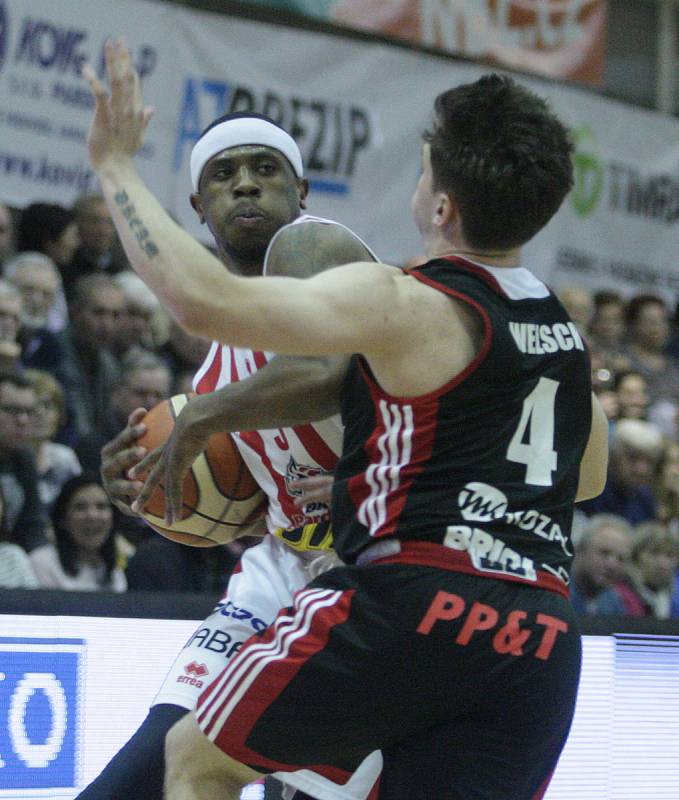 Kooperativa NBL: BK JIP Pardubice - Dekstone Tuři Svitavy.