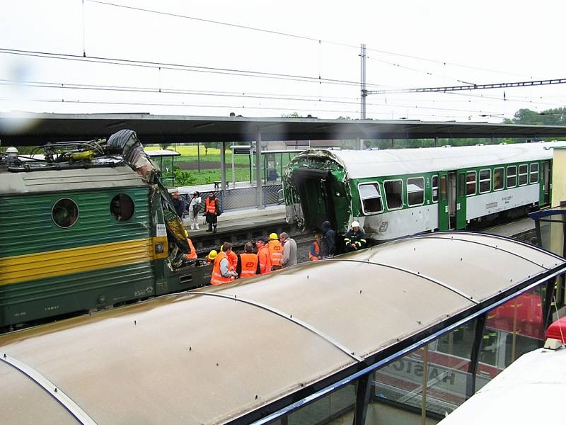 Vyšetřovatelé zkoumají oddělený vagon i lokomotivu