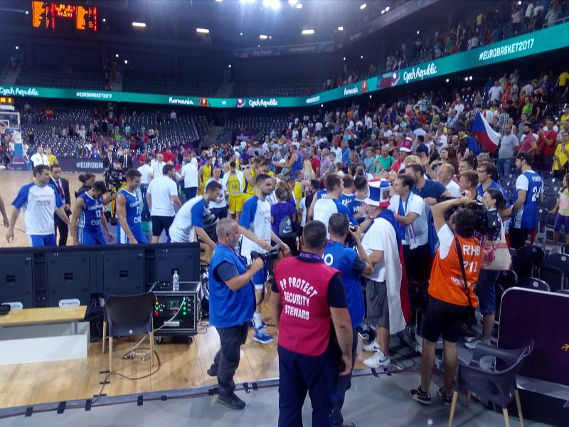 Češi zahájili evropský šampionát basketbalistů výhrou nad domácím Rumunskem.