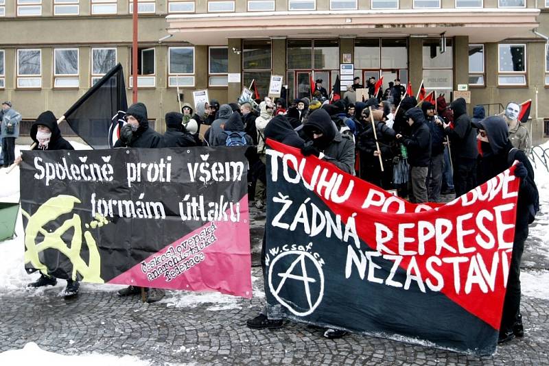 Pochod anarchistů městem