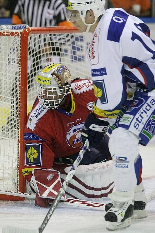 Dominik Hašek se poprvé postavil do branky Pardubic v přátelském utkání s Vrchlabím. Pardubice zvítězily 0:3.