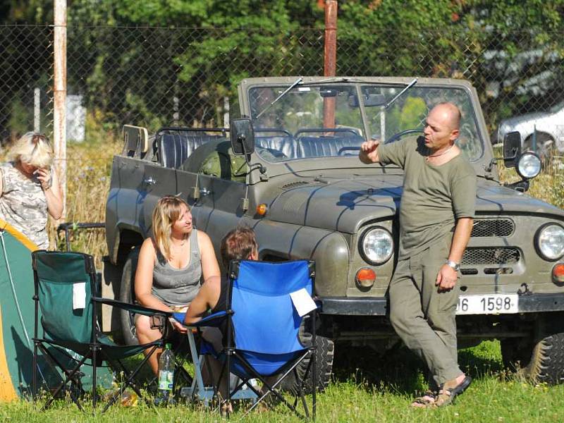 Sraz Klubu vojenské historické techniky Labe 2007 v Semíně