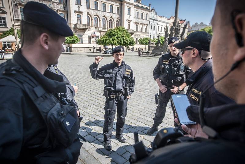 Kvůli ohlášené bombě policie v Pardubicích uzavřela  Pernštýnské náměstí.