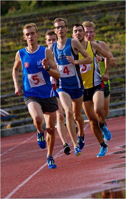 Běžec na 800 m trati, Petr Kavička (číslo 1)