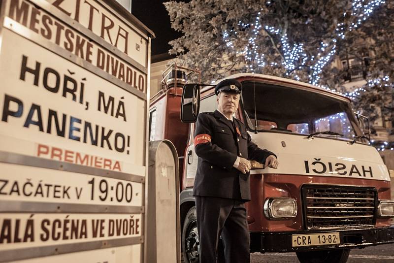 Premiéra hry Východočeského divadla Pardubice Hoří, má panenko!