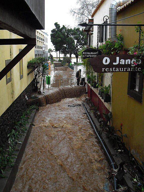Následky záplav na Madeiře pohledem pardubických studentů