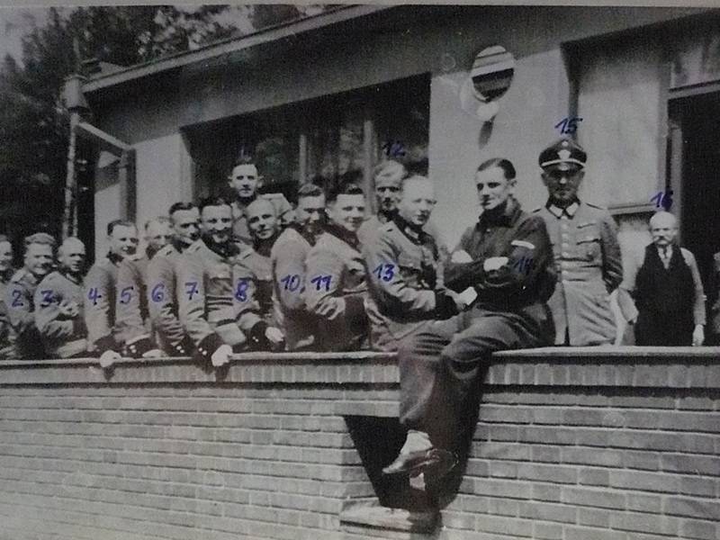 Archivní fotka členů pořádkové policie