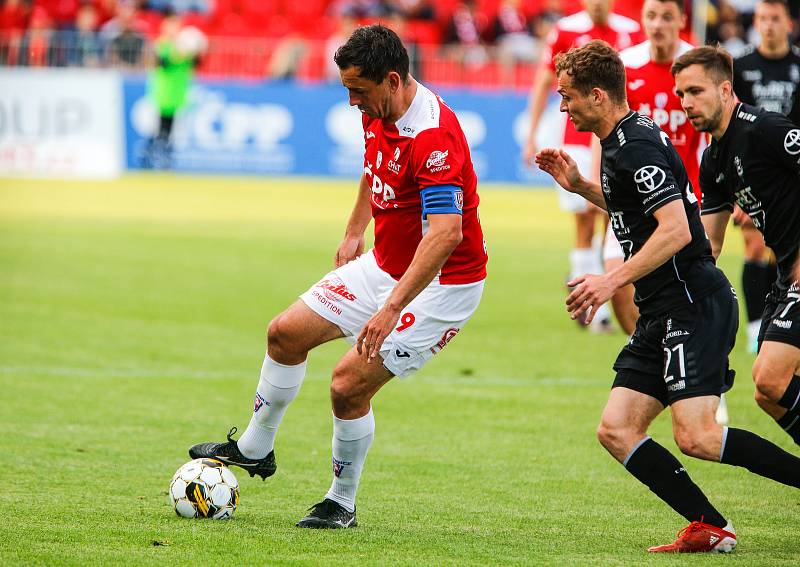 Pavel Černý rozvlnil síť po Hlavatého střele a stal se tak jedním z hrdinů klíčového zápasu o záchranu.