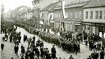 Pohřeb Rakouska - Uherska kráčející po nynější třídě Míru.