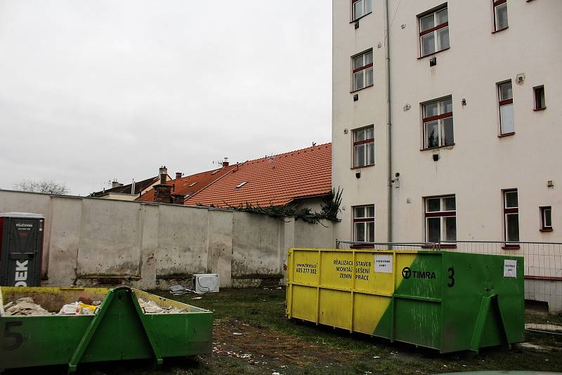 Uprchlíci z Ukrajiny se do poloviny prosince přestěhují z ubytovny na Stavařově do Husovky
