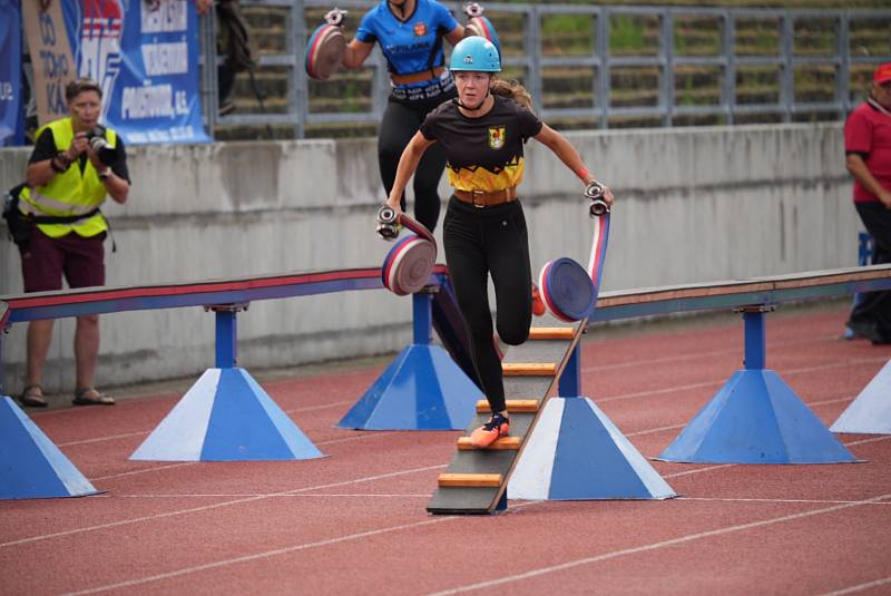 V pátek 26. srpna bylo slavnostně zahájeno Mistrovství ČR profesionálních a dobrovolných hasičů v požárním sportu na Městském atletickém stadionu v Pardubicích.