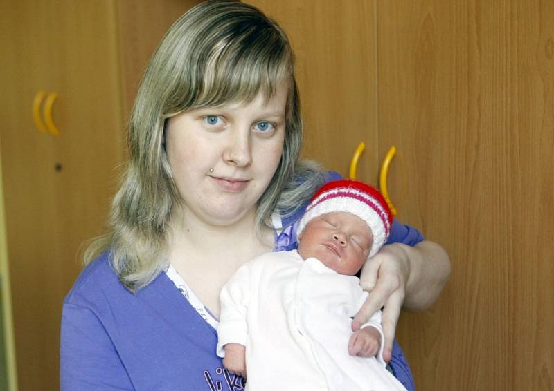 Viktorie Trejtnarová se narodila 20. ledna ve 12:58 hodin. Měřila 45 centimetrů a vážila 2290 gramů. Maminka Monika a tatínek Patrik jsou z Letohradu. 