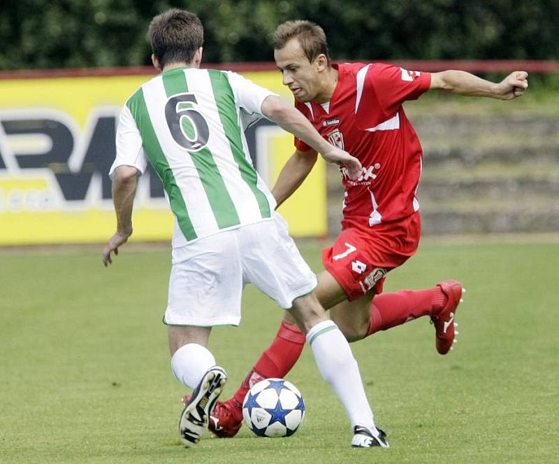 V utkání 2. kola ČFL mezi FK Pardubice a Chomutovem (6:3) viděli diváci na stadionu Pod Vinicí hned devět branek.