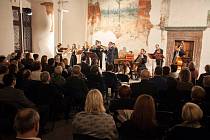 BAROCCO SEMPRE GIOVANE je komorní soubor složený z  mladých profesionálních hudebníků, specializuje se na interpretaci skladeb vrcholného baroka.
